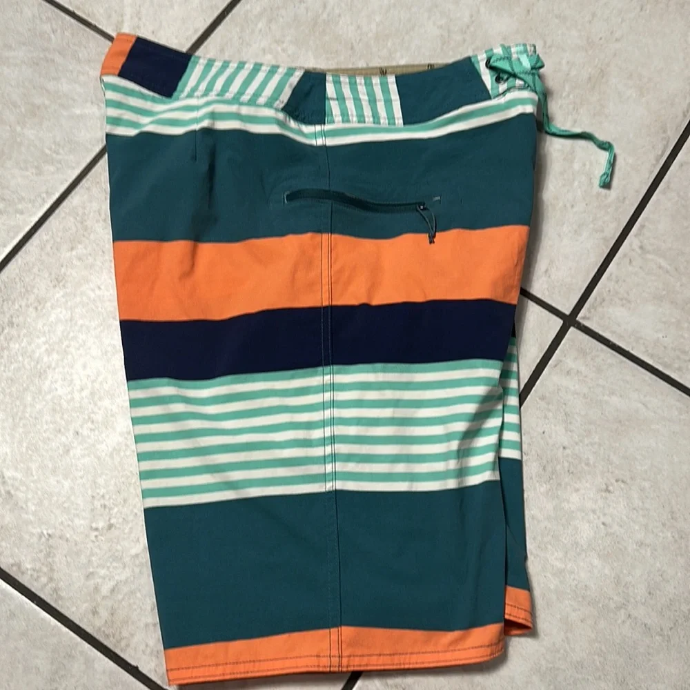 Patagonia Men’s Wavefarer Boardshorts‎